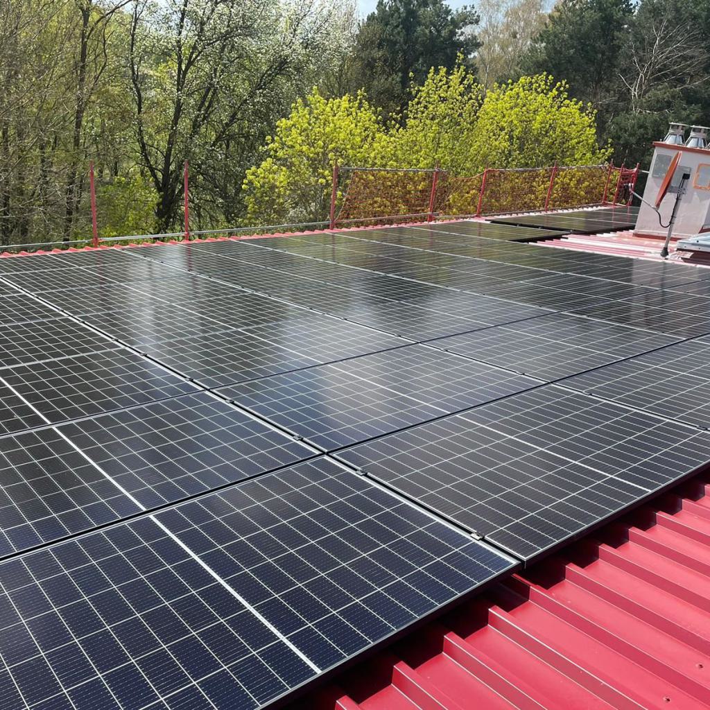 Photovoltaik Module auf Blech-Falz-Dach